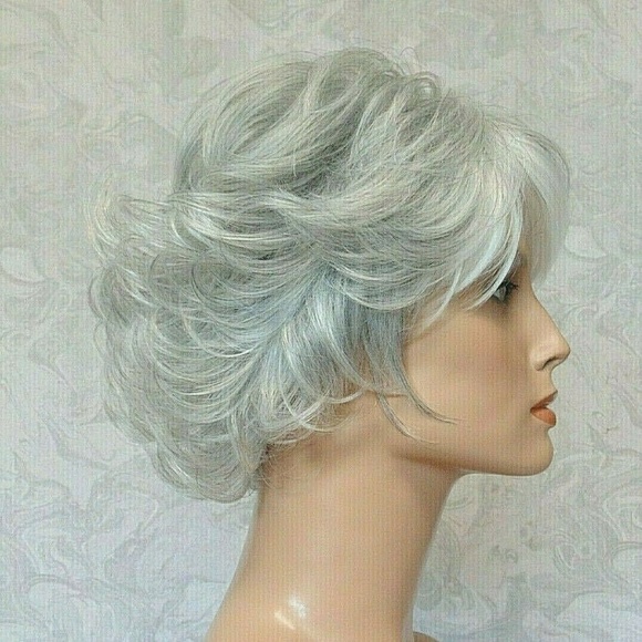 Short Wavy Heat Resistant Silver/Grey/White Wig main image 6